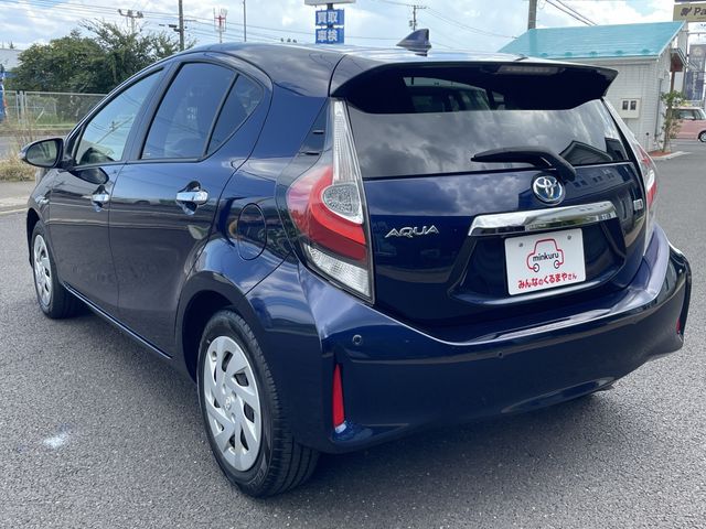 TOYOTA AQUA 2019