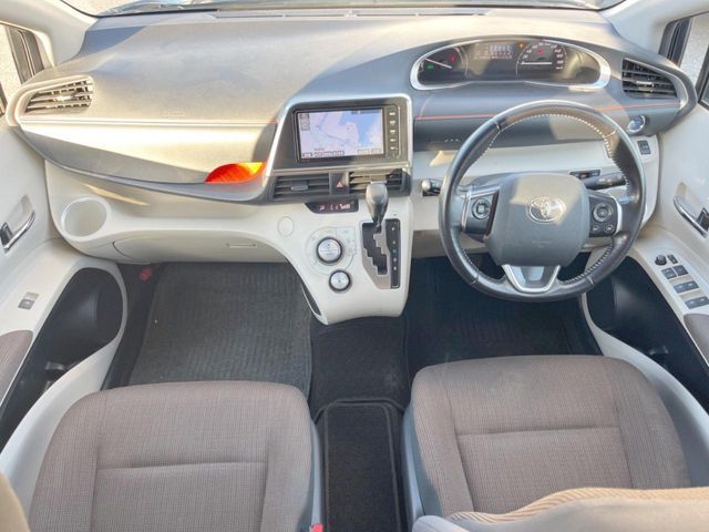 TOYOTA SIENTA HYBRID 2016