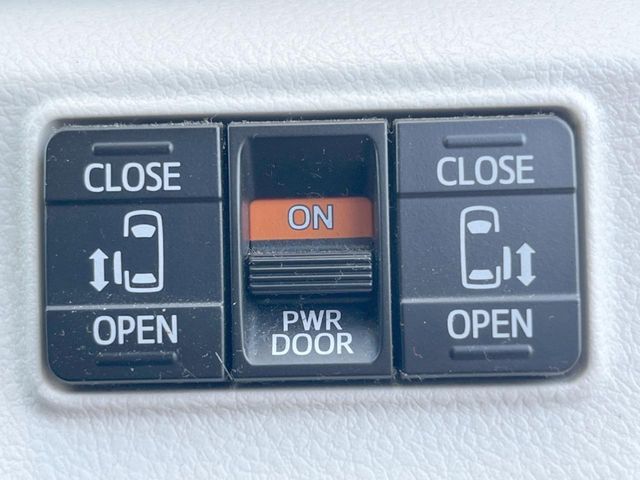 TOYOTA SIENTA HYBRID 2016