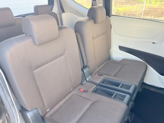 TOYOTA SIENTA HYBRID 2016