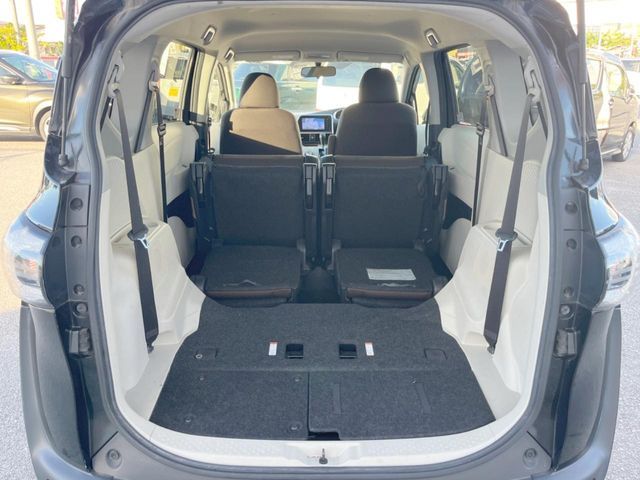 TOYOTA SIENTA HYBRID 2016