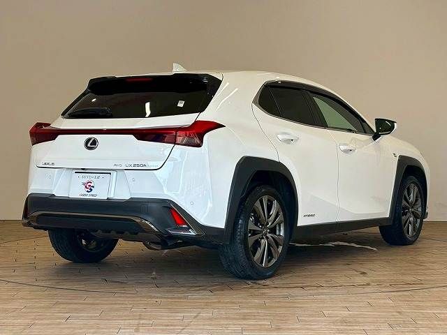 TOYOTA LEXUS UX250h AWD 2020