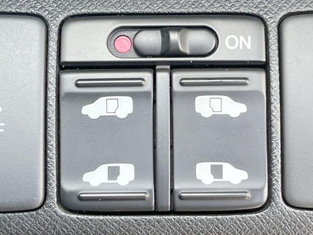 HONDA STEPWAGON SPADA 2012