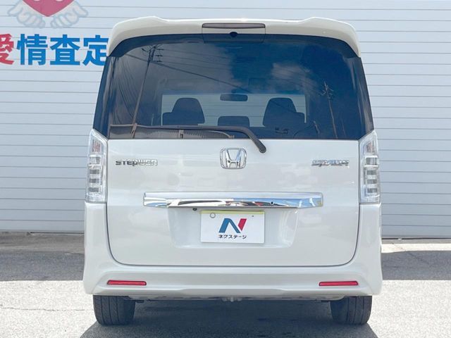 HONDA STEPWAGON SPADA 2012