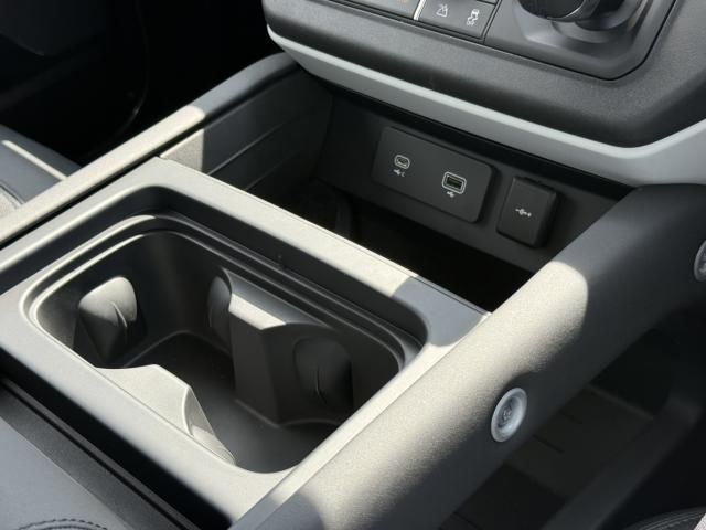 ROVER ROVER DEFENDER 2024