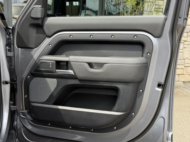 ROVER ROVER DEFENDER 2024