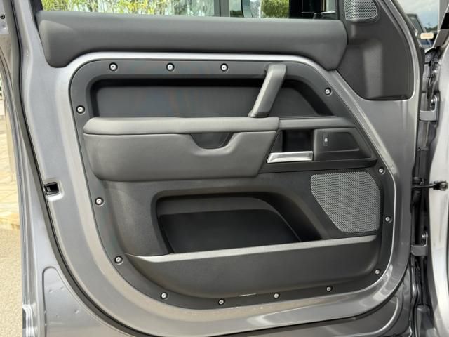 ROVER ROVER DEFENDER 2024