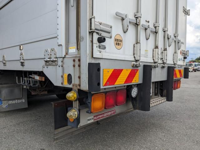 MITSUBISHI FUSOU SUPER GREAT 2014