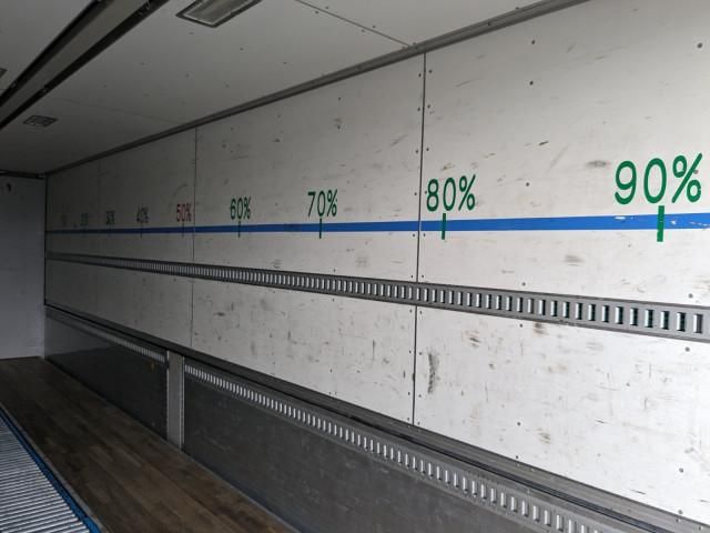 MITSUBISHI FUSOU SUPER GREAT 2014