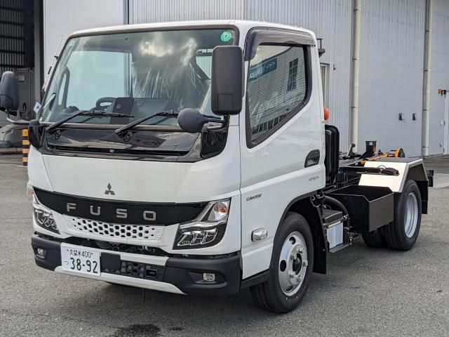 MITSUBISHI CANTER 2025