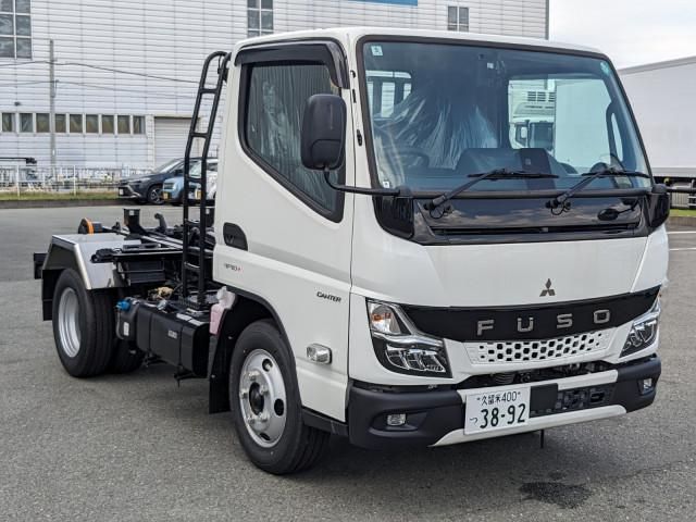 MITSUBISHI CANTER 2025