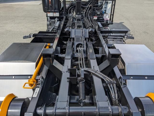 MITSUBISHI CANTER 2025