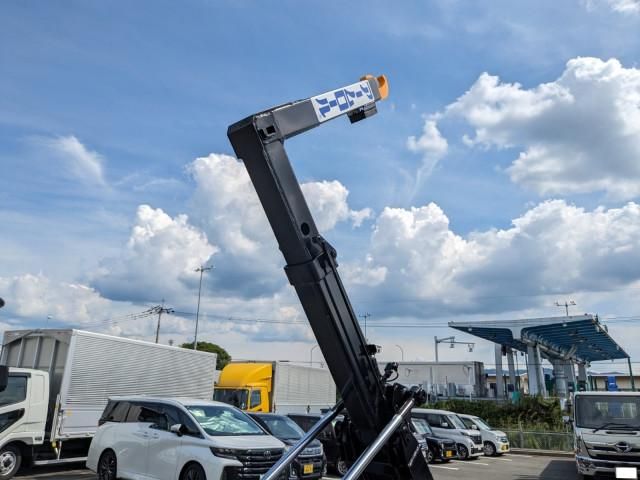 MITSUBISHI CANTER 2025