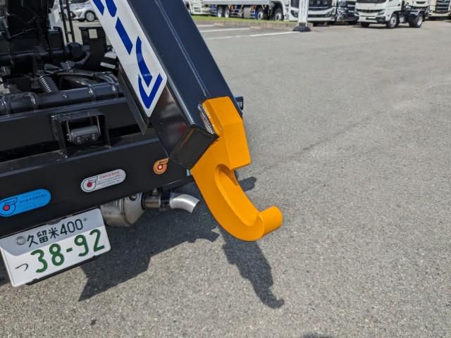 MITSUBISHI CANTER 2025