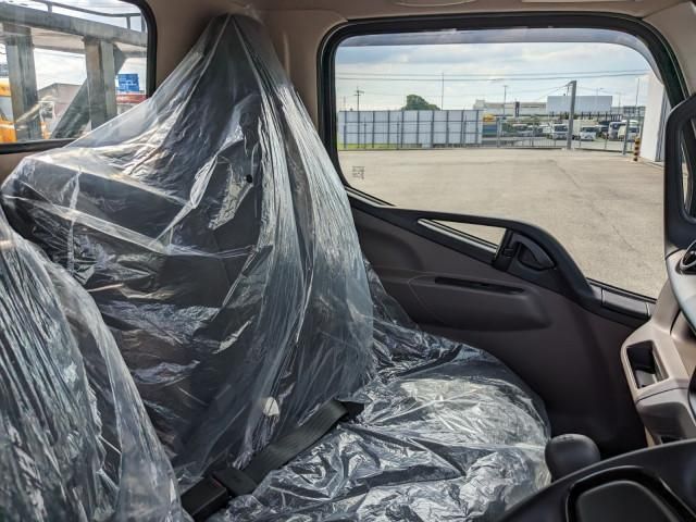 MITSUBISHI CANTER 2025