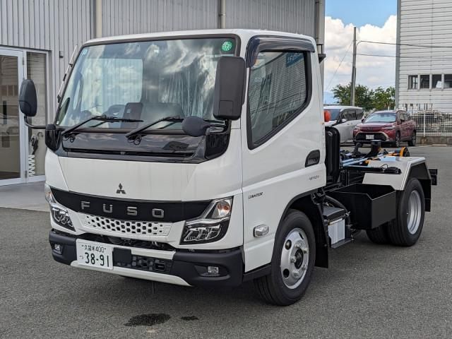 MITSUBISHI CANTER 2025