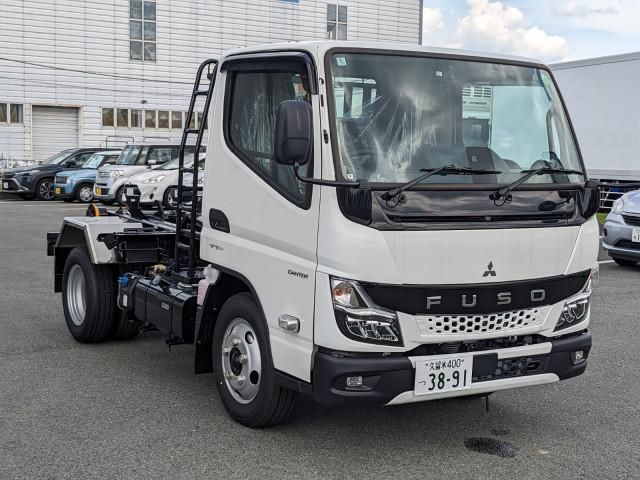 MITSUBISHI CANTER 2025