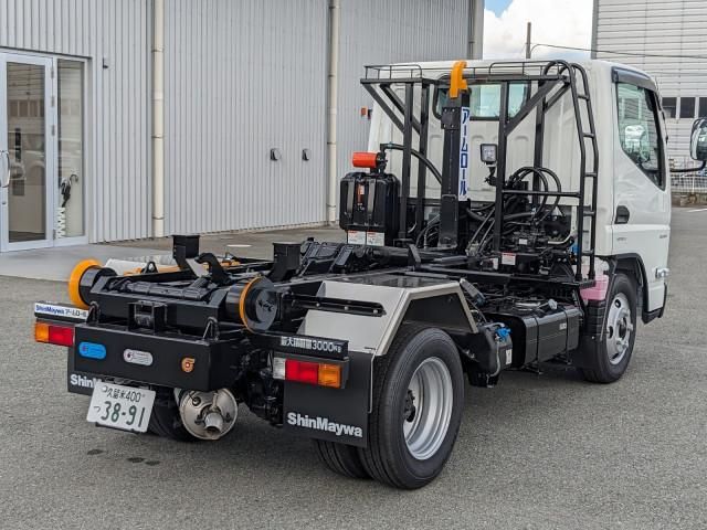 MITSUBISHI CANTER 2025