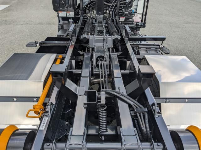 MITSUBISHI CANTER 2025