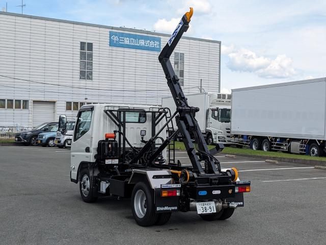 MITSUBISHI CANTER 2025