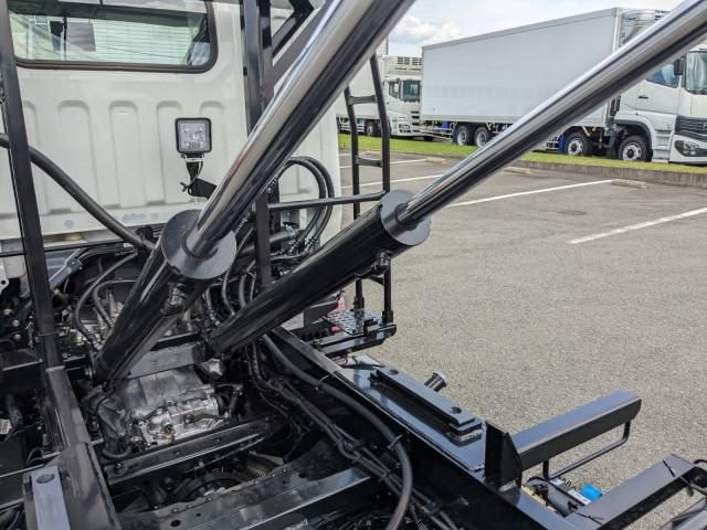 MITSUBISHI CANTER 2025