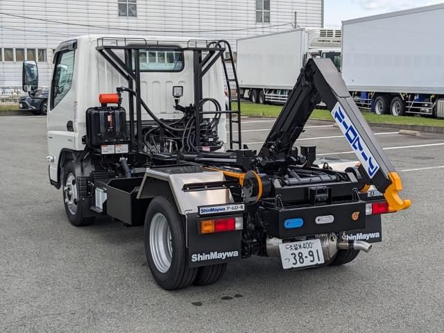 MITSUBISHI CANTER 2025