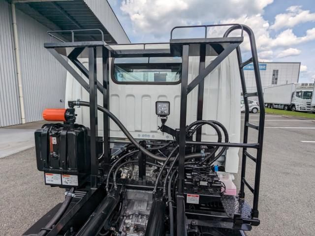 MITSUBISHI CANTER 2025