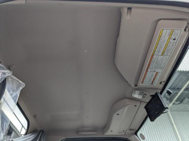 MITSUBISHI CANTER 2025