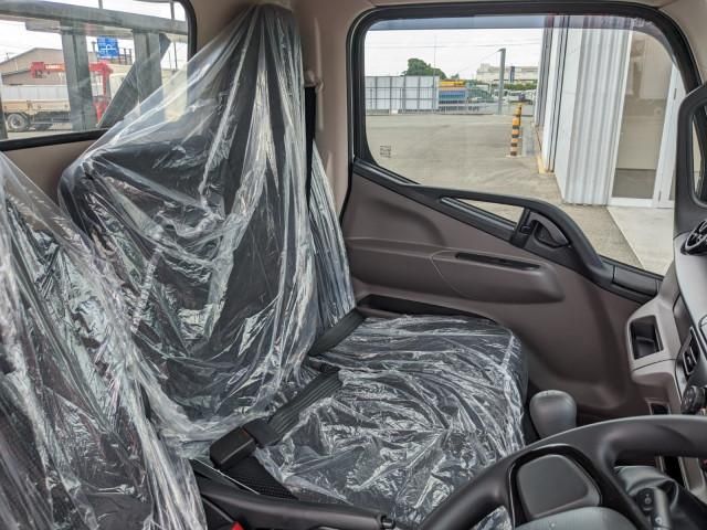 MITSUBISHI CANTER 2025