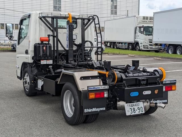 MITSUBISHI CANTER 2025