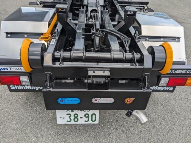 MITSUBISHI CANTER 2025