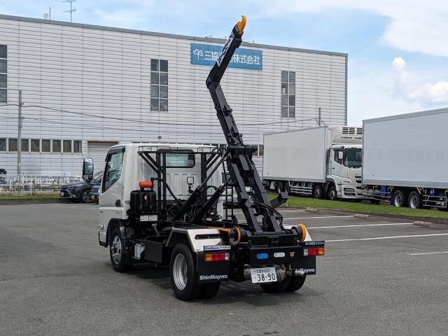 MITSUBISHI CANTER 2025