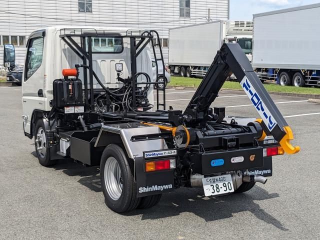 MITSUBISHI CANTER 2025