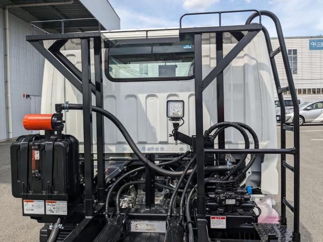 MITSUBISHI CANTER 2025