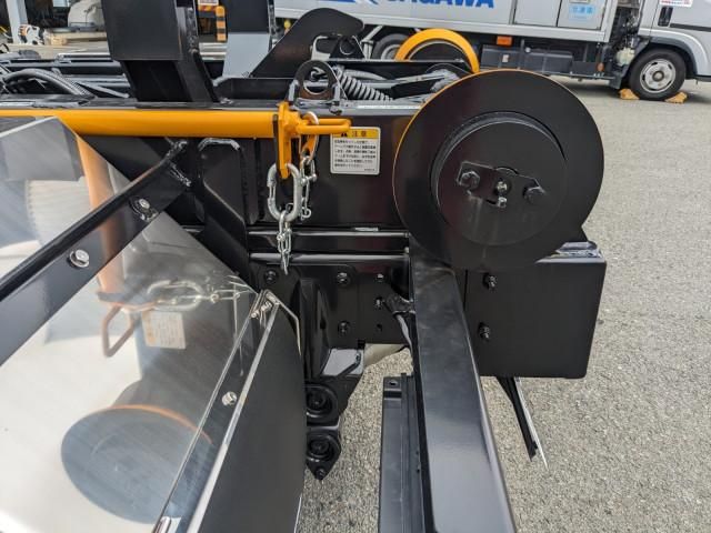 MITSUBISHI CANTER 2025