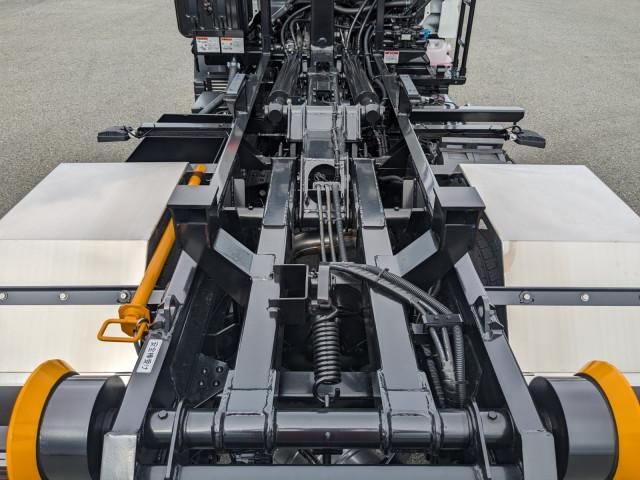 MITSUBISHI CANTER 2025