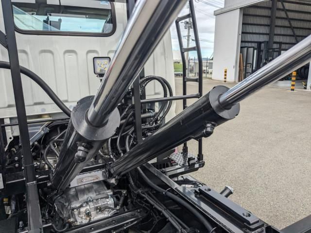 MITSUBISHI CANTER 2025