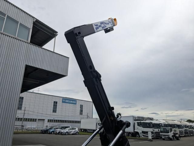 MITSUBISHI CANTER 2025