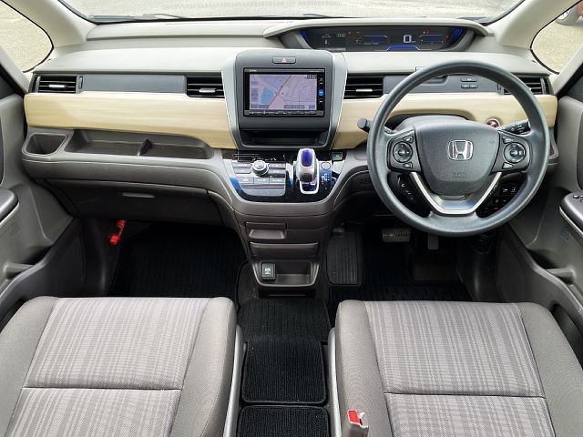 HONDA FREED HYBRID 2017