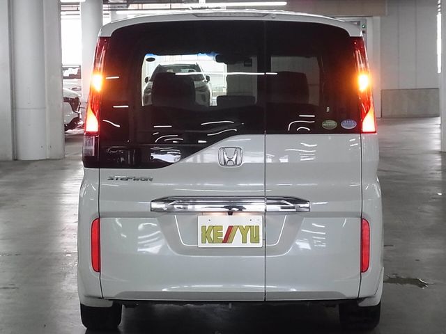 HONDA STEPWAGON 2015