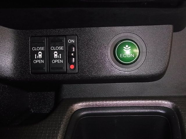 HONDA STEPWAGON 2015