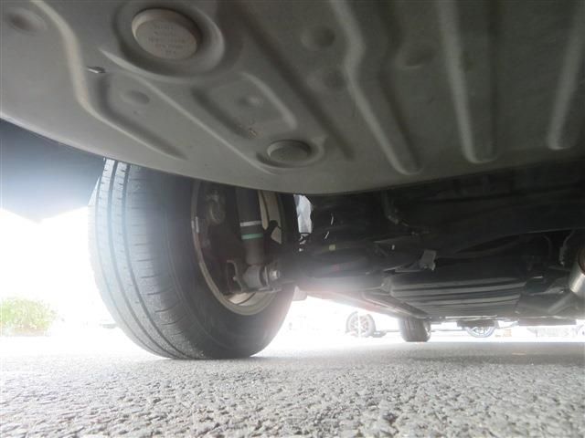 TOYOTA ESQUIRE HYBRID 2016