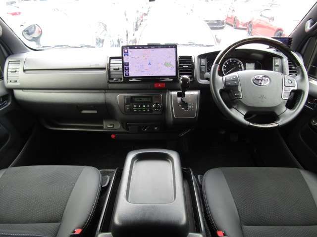 TOYOTA HIACE van 4WD 2023