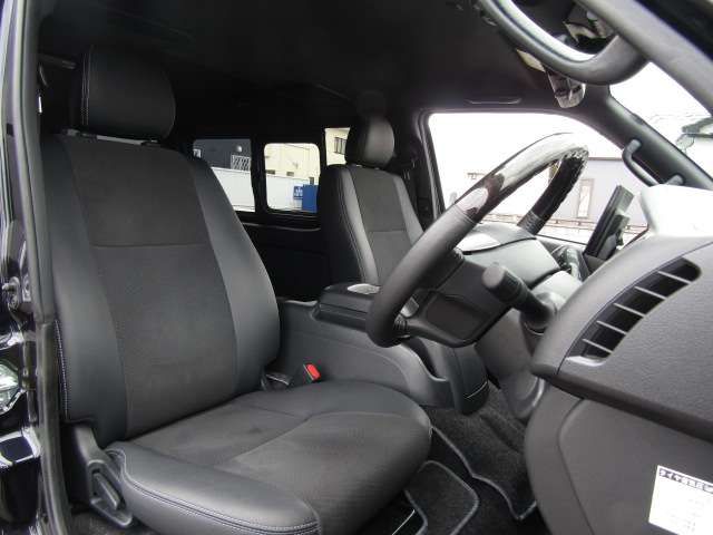 TOYOTA HIACE van 4WD 2023