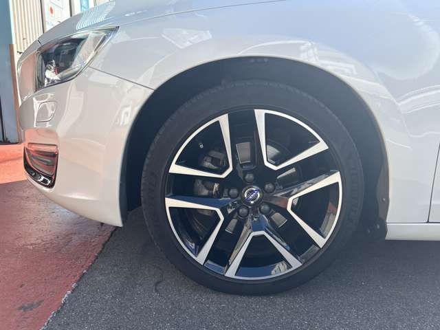 VOLVO VOLVO V60 2016