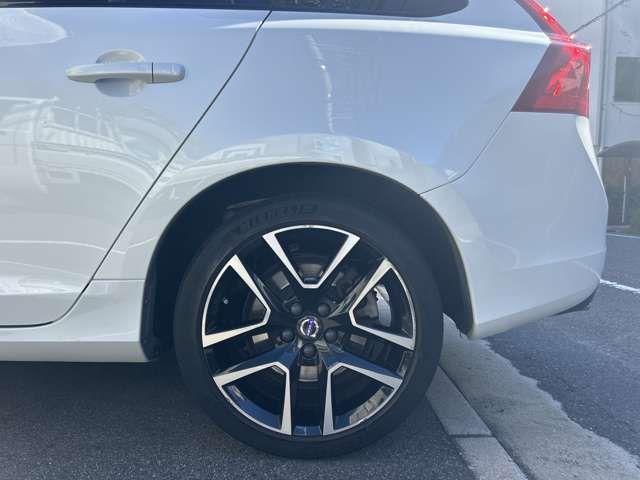 VOLVO VOLVO V60 2016