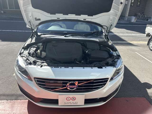 VOLVO VOLVO V60 2016