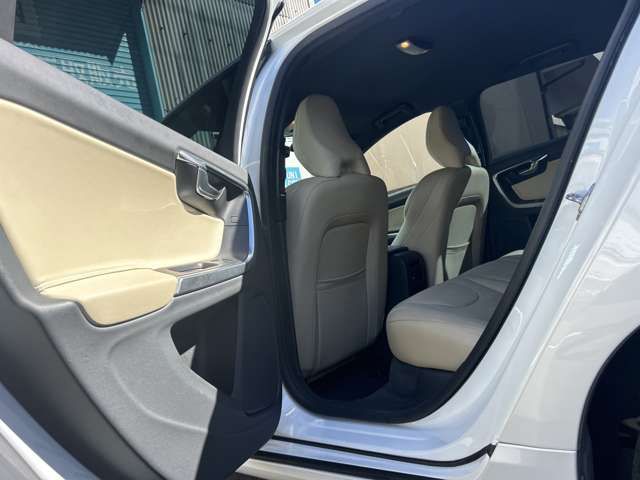 VOLVO VOLVO V60 2016