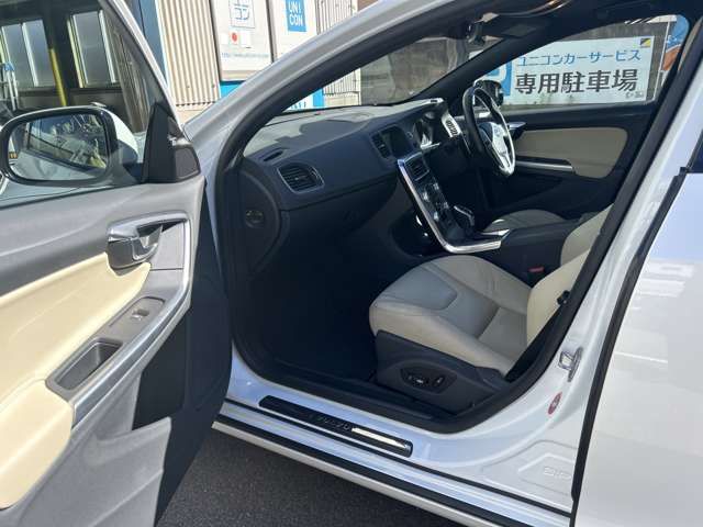 VOLVO VOLVO V60 2016