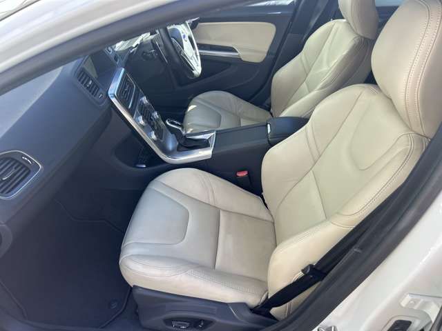 VOLVO VOLVO V60 2016